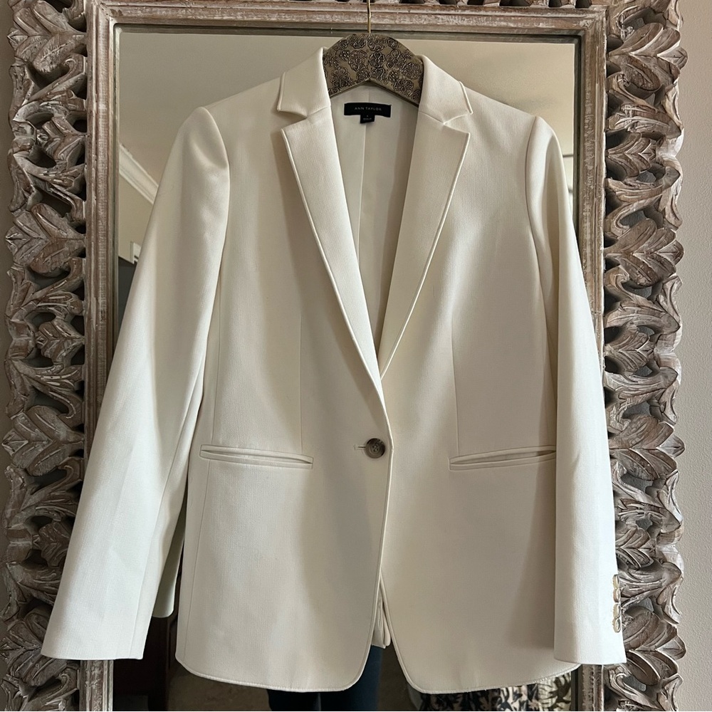 Ann Taylor One Button Blazer in Winter White